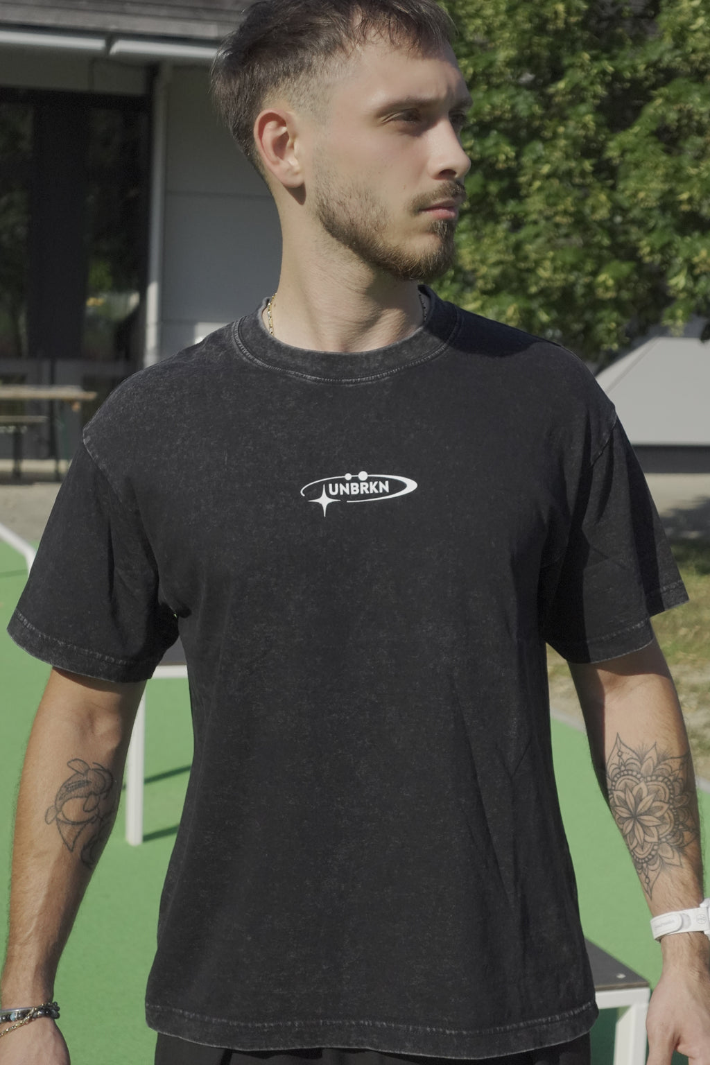 T-SHIRT OVERSIZE BLACK — "STAR"